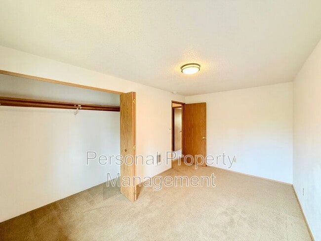 Building Photo - 3919 H St