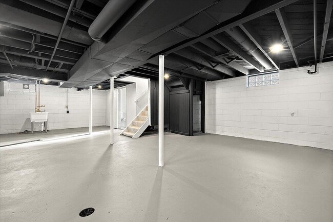 Building Photo - 6106 Oldtown St