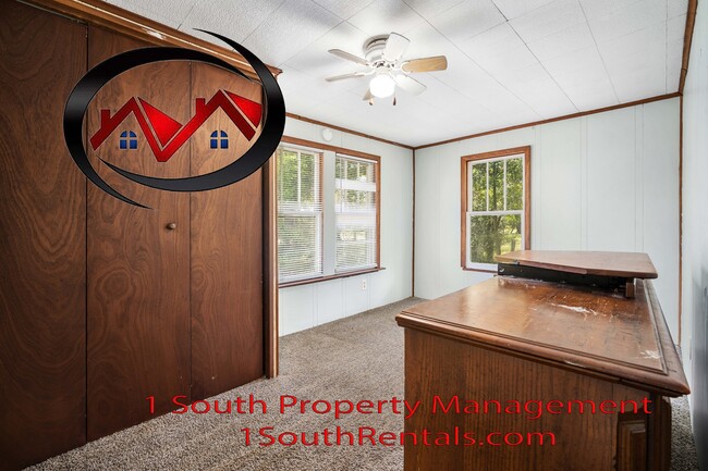 Building Photo - 2106 Barron Pl