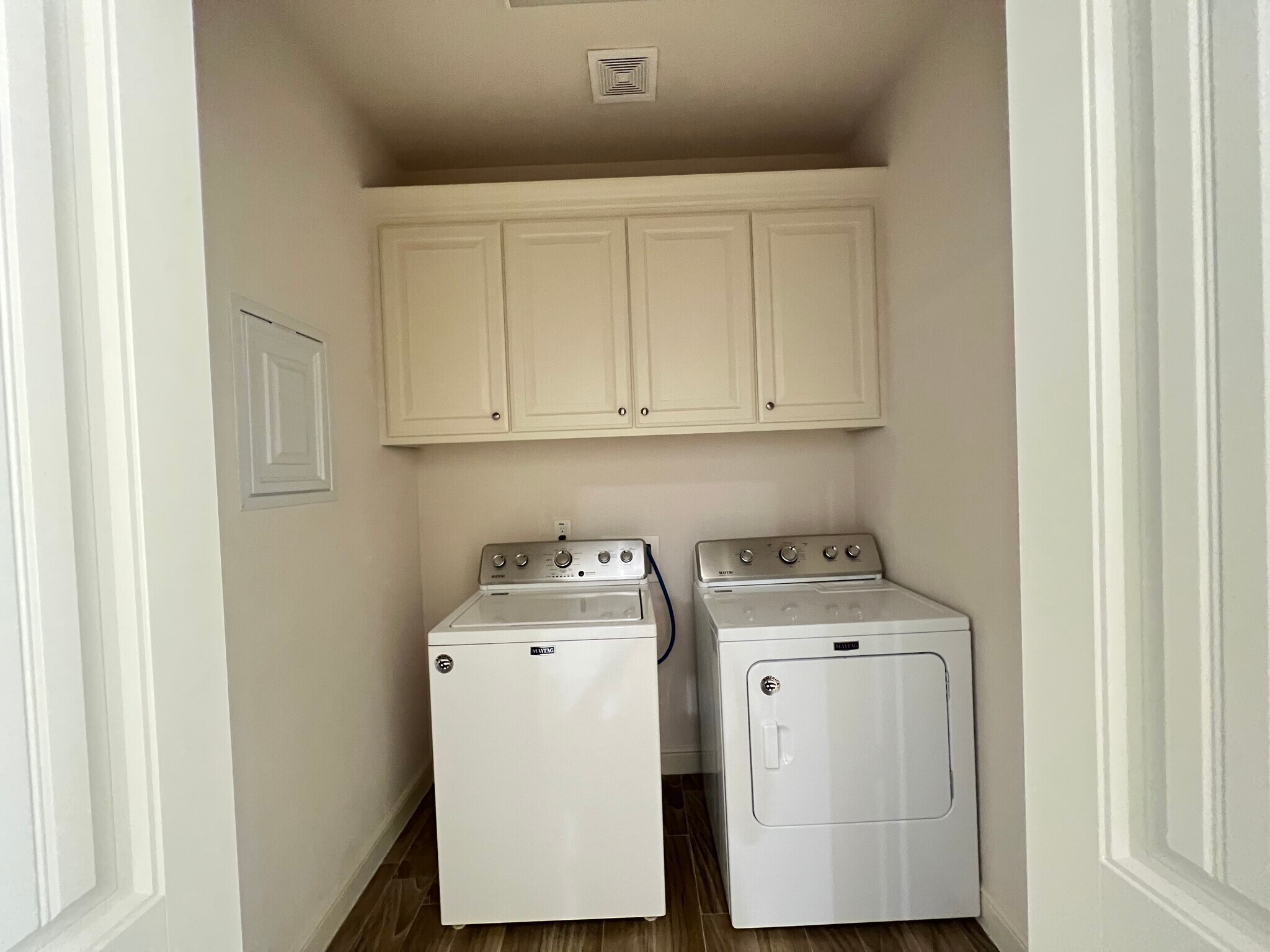 Building Photo - 2606 Appian Way