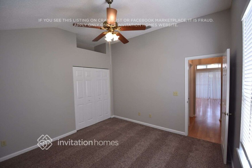 Building Photo - 2226 The Woods Dr E