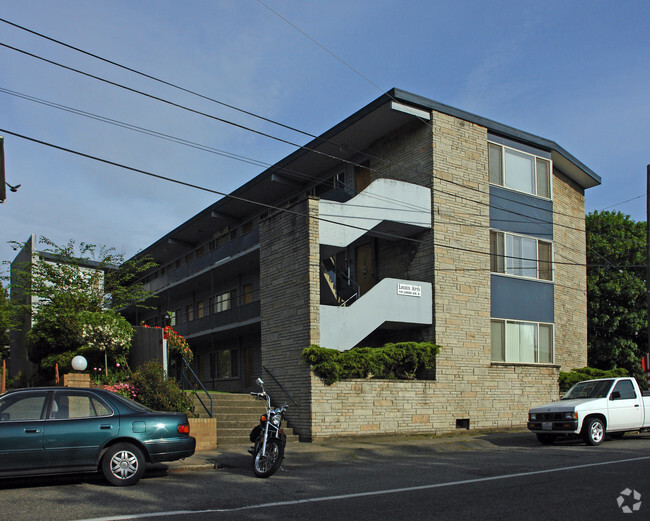 Building Photo - Linden Apartments