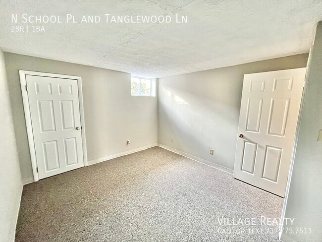 Building Photo - 319 N School Pl