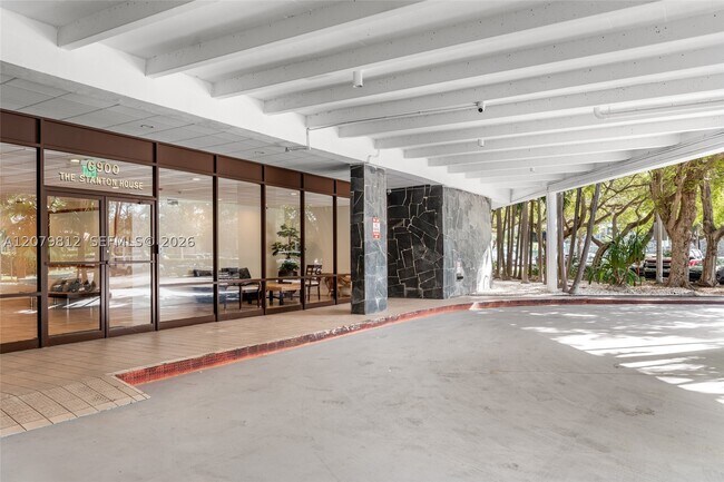 Building Photo - 6900 Bay 9L Bay