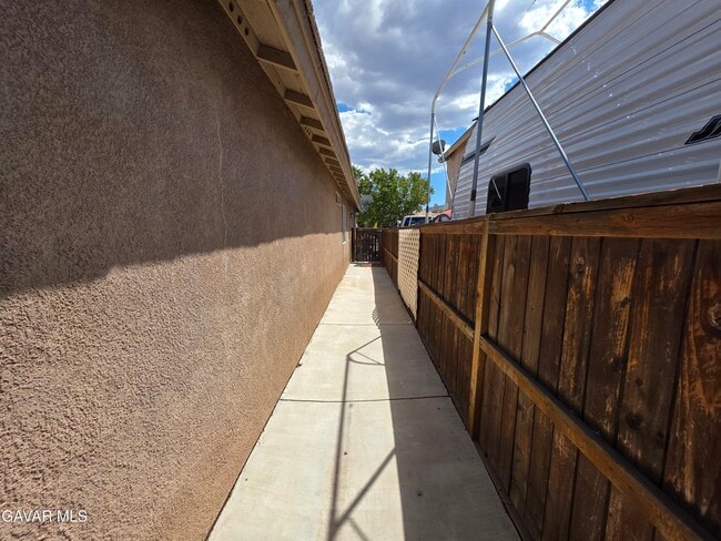 Building Photo - 5175 Capri Ct