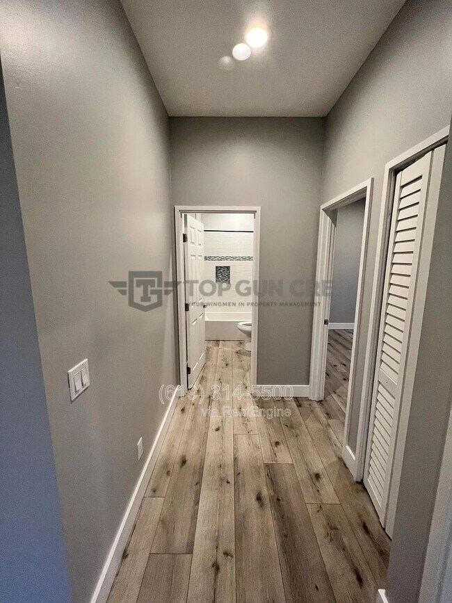 Building Photo - 643 S 31st St