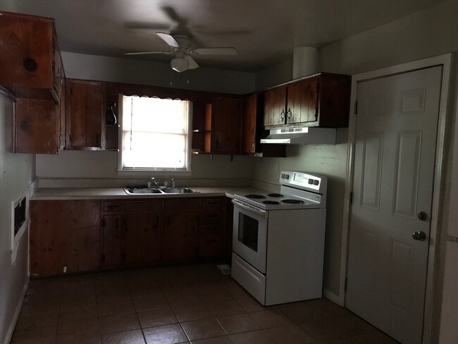 Building Photo - 4314 Hendrix Dr