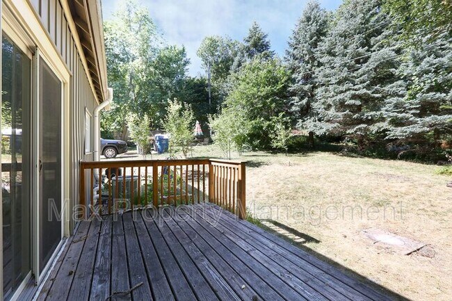 Building Photo - 660 27th St