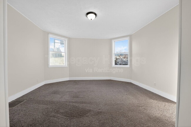 Building Photo - 388 Broaddus Ave
