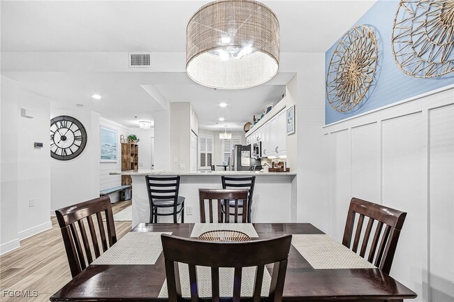 Building Photo - 11041 Gulf Reflections Drive