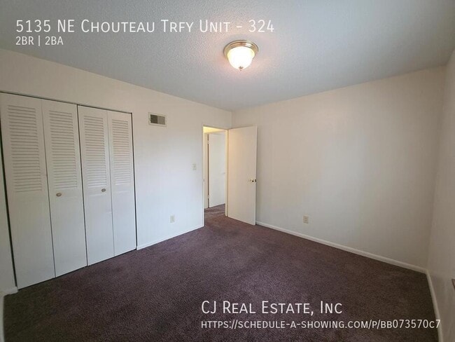 Building Photo - 5135 NE Chouteau Trafficway