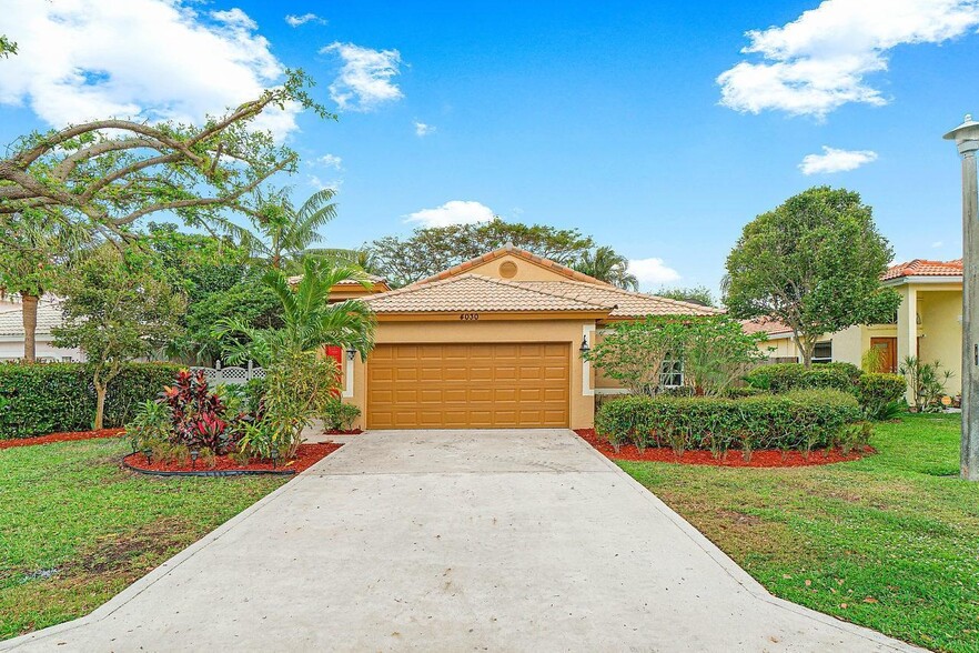 Building Photo - 4030 Laurelwood Ln