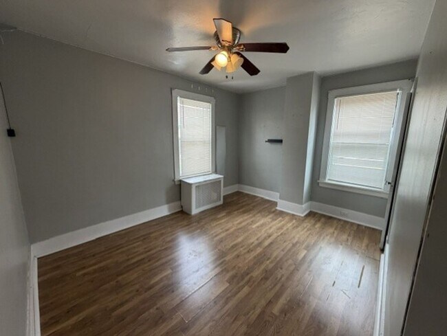 Building Photo - 256 Mabrick Ave