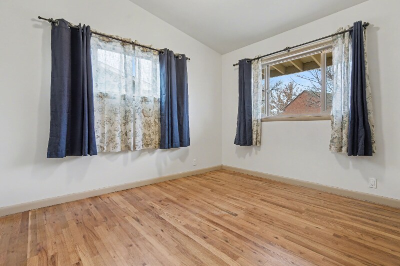 Building Photo - 450 Elm Ct