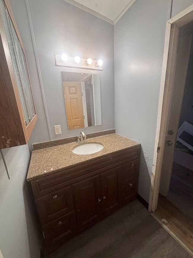 Building Photo - The perfect 3 bedroom 2 bathroom Home