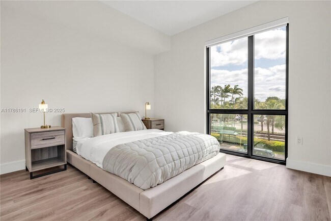 Building Photo - 3701 N Dixie Hwy