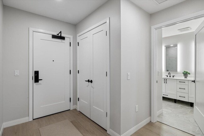 Building Photo - 18 Artisan Dr