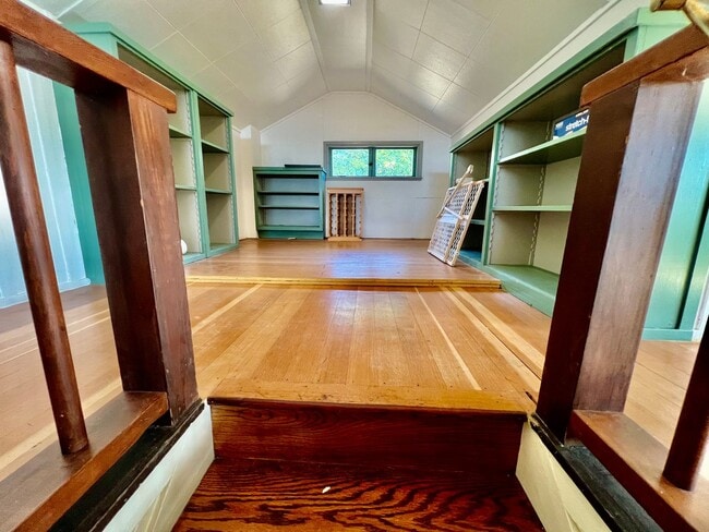 Building Photo - Charming and Accommodating Carmel-by-the-Sea Home coming soon!