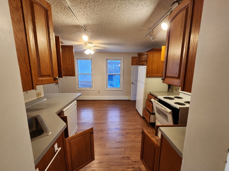 Building Photo - 77 Carmine St