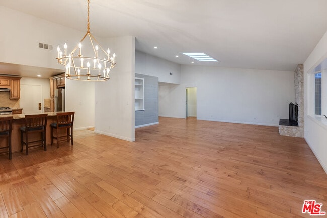 Building Photo - 4867 Finley Ave
