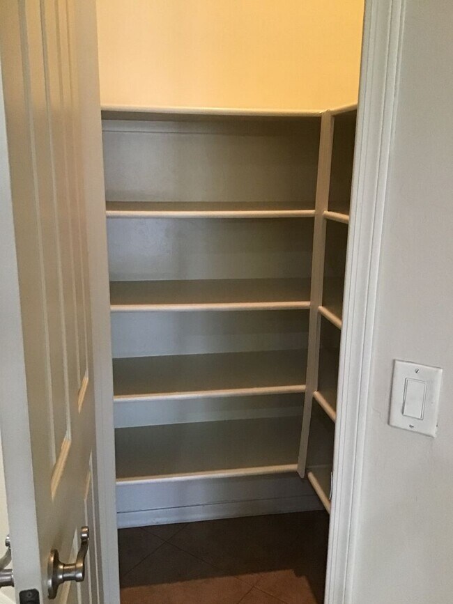 Building Photo - 5 Bdrm, 3 Full bath, clean nice home in Oro Valley-La Canada & Naranja