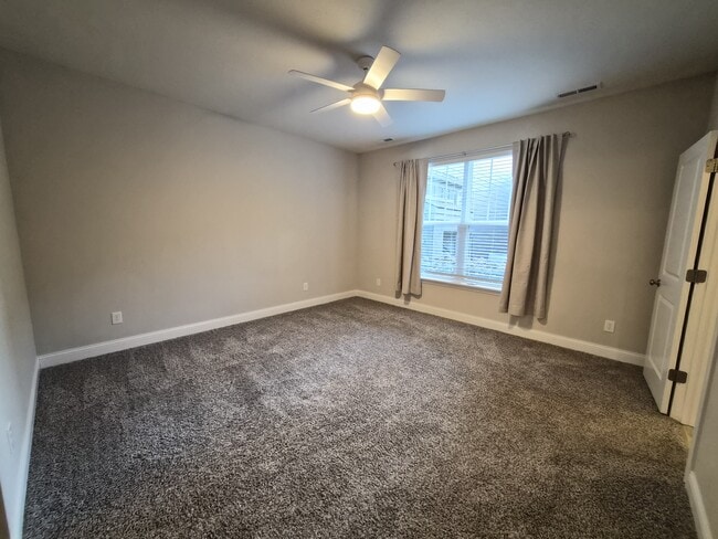 Building Photo - 14221 James Dean Dr