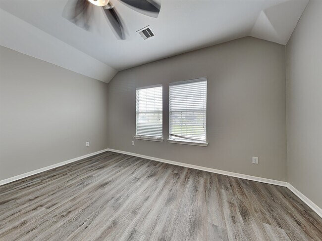 Building Photo - 16326 Royal Fort Ln