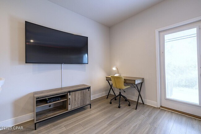 Building Photo - 1882 Pointe Dr