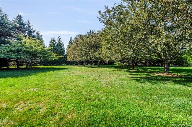 Building Photo - 525 Rocky Point Rd