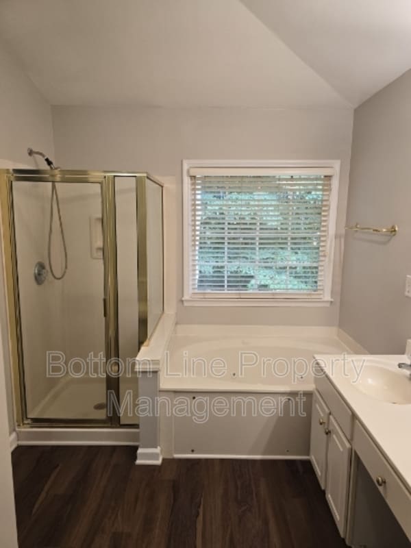 Building Photo - 7803 Harrington Woods Rd