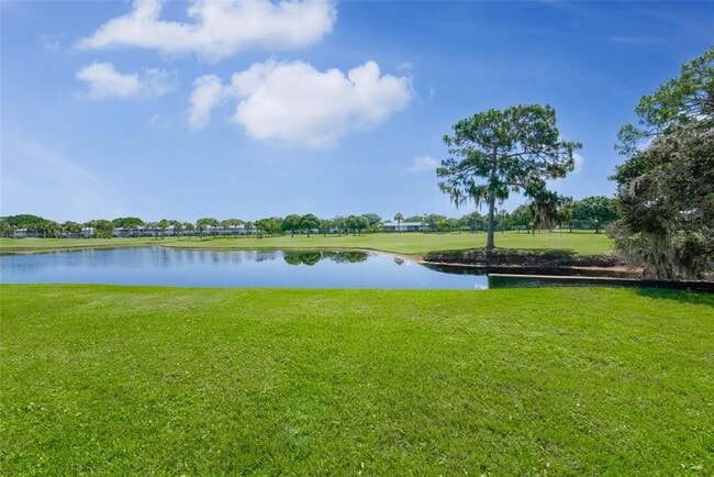 Building Photo - 7193 W Country Club Dr N