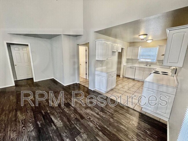Building Photo - 307 Colony Dr