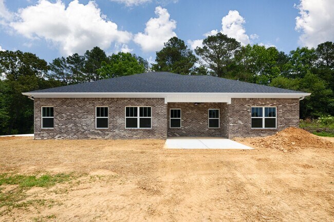 Building Photo - 4 Bedroom, 2 Bath