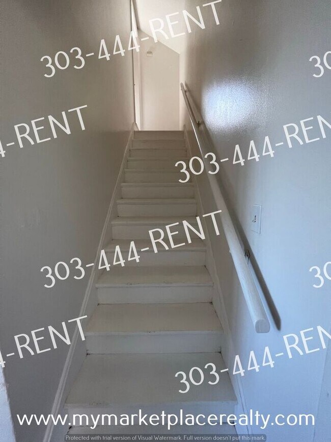 Building Photo - Nice house - 3 Bedroom, 1 bedroom