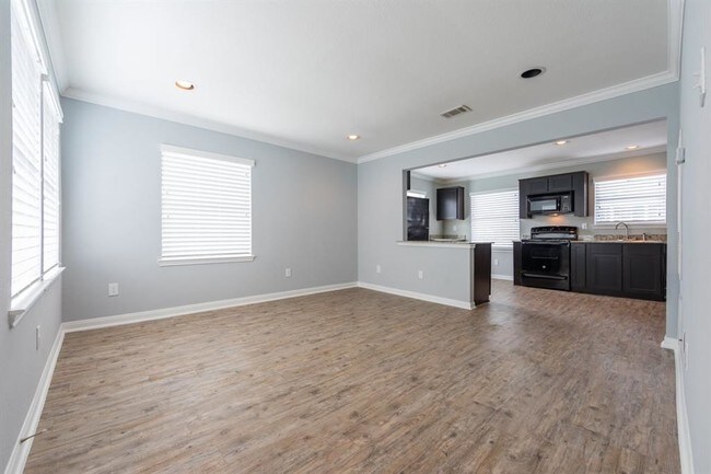 Primary Photo - 1548 Ashland St