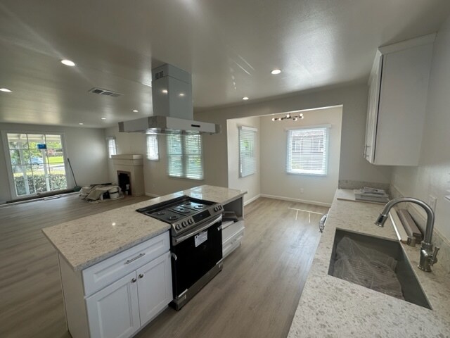 Building Photo - 311 W Newmark Ave