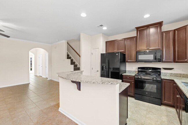 Building Photo - Beautiful 3 BR, 2.5 BA Townhome Easy Access to I-85 & I-385