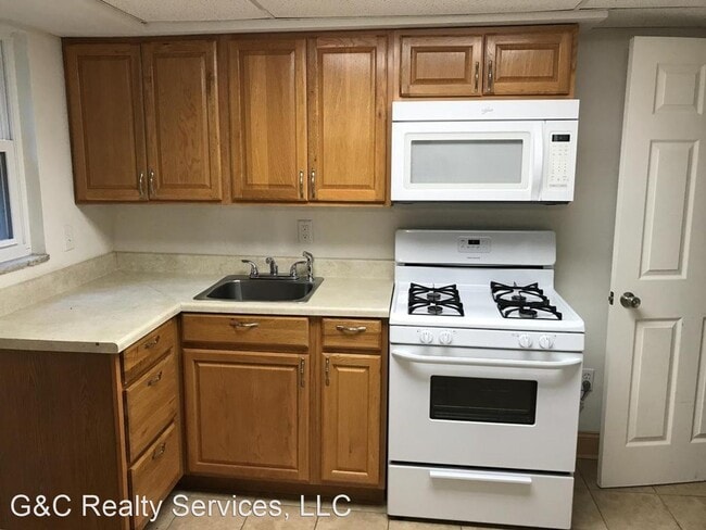 Building Photo - 3 br, 1 bath House - 828 Killarney Drive