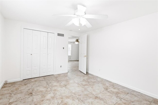 Building Photo - 1613 Sunnyvale St
