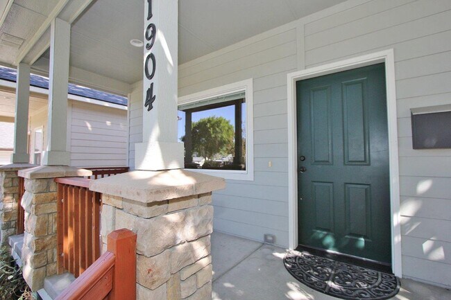 Building Photo - Craftsman Style Home on the Boise Bench