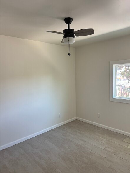 Building Photo - 315 N Alvarado St