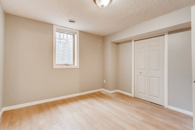 Building Photo - Perfect 3 Bedroom Home in Saint Louis Park!