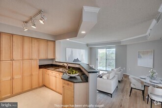 Building Photo - 3101 N Hampton Dr