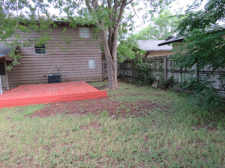 Building Photo - 9715 Nona Kay Dr
