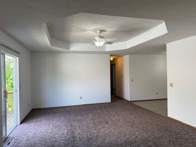 Primary Photo - Duplex in Nixa!