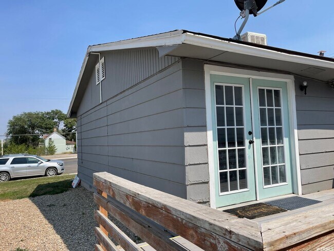 Building Photo - Duplex