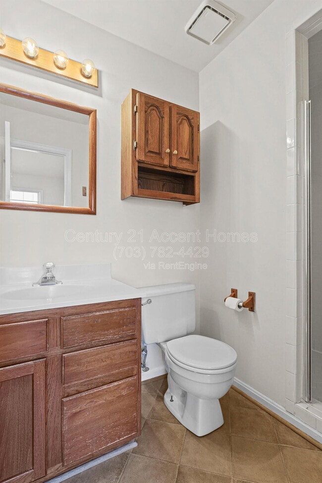 Building Photo - 6719 Sunset Woods Ct