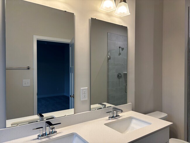 Building Photo - 318 New Gallant Dr