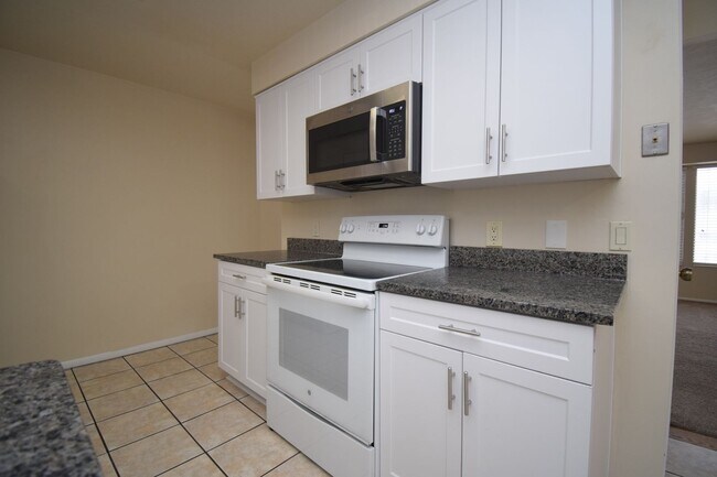 Building Photo - Bright 3 Bed in North Salt Lake – Near Parks, Trails, Shopping & Dining!!