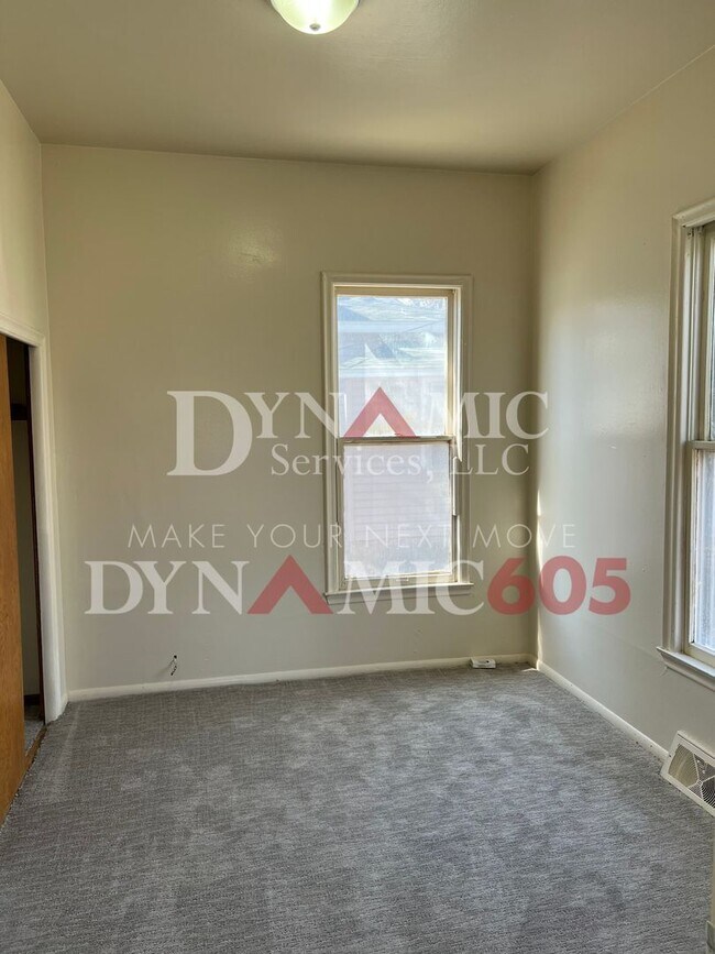 Building Photo - 1BR/1BA Apartment in Multi-Family Unit